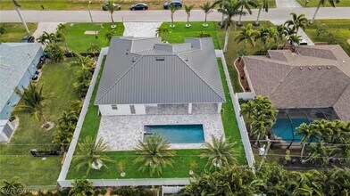 1927 SW 37th Terrace in Cape Coral, FL - Building Photo - Building Photo