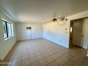927 N Old Chisholm Trail in Dewey, AZ - Building Photo - Building Photo