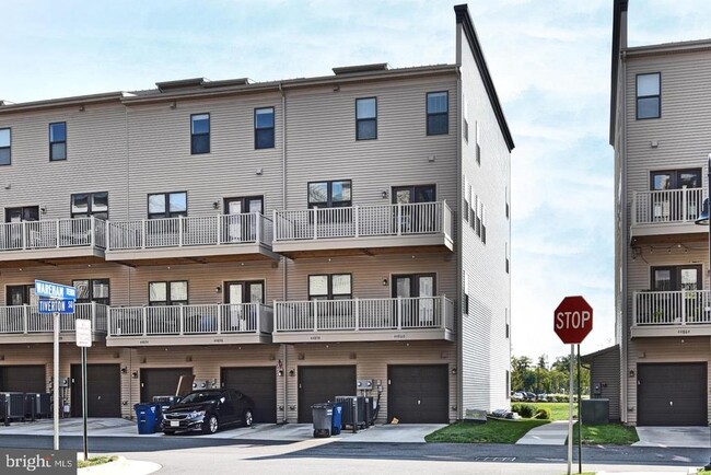 property at 44858 Tiverton Sq