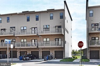 44858 Tiverton Sq in Ashburn, VA - Building Photo - Building Photo