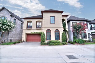 6335 E Mystic Meadow in Houston, TX - Building Photo