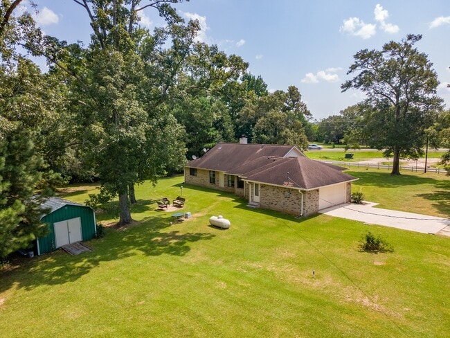 10 Co Rd 2097 in Liberty, TX - Building Photo - Building Photo