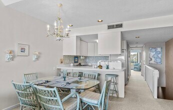 535 Salter Path Rd in Pine Knoll Shores, NC - Building Photo - Building Photo