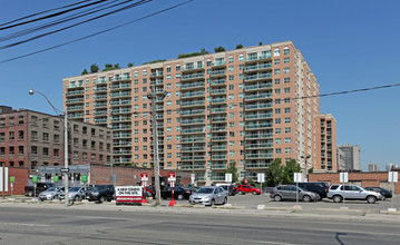 The Richmond in Toronto, ON - Building Photo - Building Photo