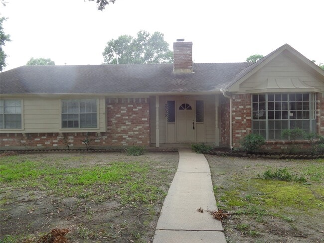 2735 Manila Ln