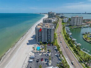 1660 Gulf Blvd in Clearwater, FL - Building Photo - Building Photo
