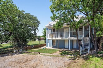 111 NE 6th St in Mineral Wells, TX - Building Photo - Building Photo