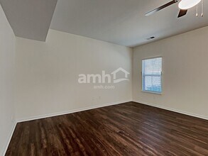 5066 Twin River Dr in Denver, NC - Foto de edificio - Building Photo