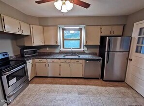 62 Homestead St in Albany, NY - Building Photo - Building Photo