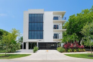 1950 Fletcher St, Unit 206 in Hollywood, FL - Building Photo
