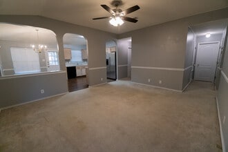 10610 Tiger Way in San Antonio, TX - Building Photo - Building Photo