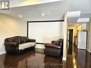 33 Valmont Ave in Richmond Hill, ON - Building Photo - Building Photo