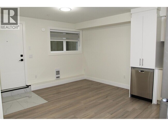 10590 McVeety St in Maple Ridge, BC - Building Photo - Building Photo