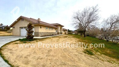 14871 Apple Valley Rd in Apple Valley, CA - Building Photo - Building Photo
