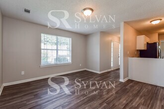 5543 Pine Gate Dr in Atlanta, GA - Building Photo - Building Photo