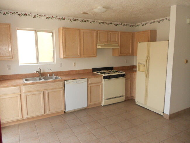 10552 Ramah Dr NW in Albuquerque, NM - Building Photo - Building Photo