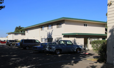 Mark V Manor in Sacramento, CA - Building Photo - Building Photo