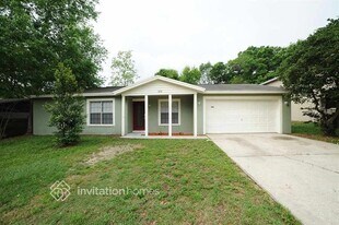 608 Valley Hill Dr in Brandon, FL - Building Photo