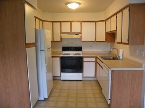 1991 Bodwell Rd-Unit -21 in Manchester, NH - Building Photo - Building Photo