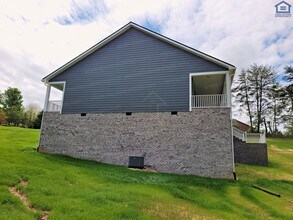 2211 Huntland Rd in Cookeville, TN - Building Photo - Building Photo