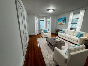 9 Wyatt St in Somerville, MA - Building Photo - Building Photo
