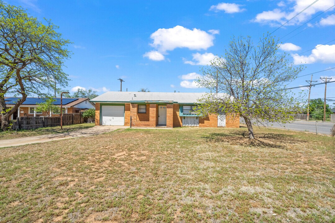 1519 E Amherst St in Lubbock, TX - Building Photo