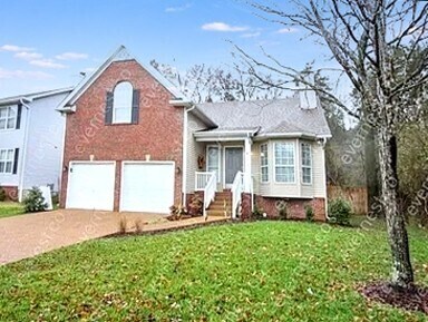 2073 Upland Dr in Franklin, TN - Foto de edificio - Building Photo