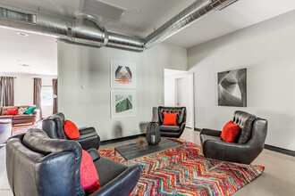 7505 E Main St in Scottsdale, AZ - Building Photo - Building Photo