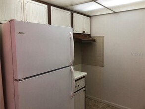 107 Perkins St-Unit -10 in Leesburg, FL - Building Photo - Building Photo