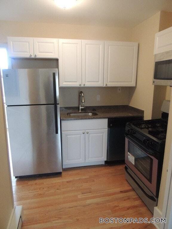 25 Division St, Unit 2 in Chelsea, MA - Foto de edificio - Building Photo