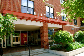 Sibley Court in St. Paul, MN - Foto de edificio - Building Photo