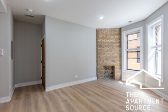 423 W Belden Ave, Unit 2 in Chicago, IL - Foto de edificio - Building Photo