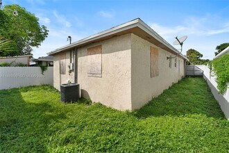 1032 18th St in West Palm Beach, FL - Building Photo - Building Photo