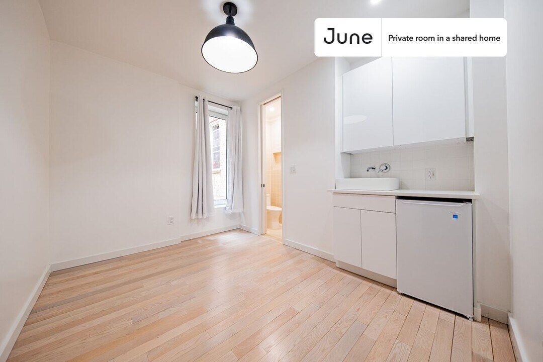 Room in Shared 4 bed/4 bath home in Brooklyn, NY - Building Photo