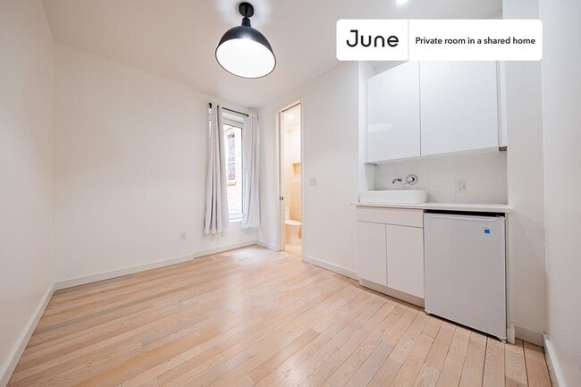 property at 624 E 17th St