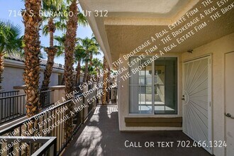 7147 S Durango Dr in Las Vegas, NV - Foto de edificio - Building Photo