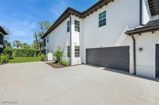 16907 Fairgrove Way in Naples, FL - Building Photo - Building Photo