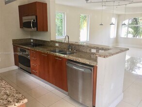 2700 NE 184th Terrace in Aventura, FL - Building Photo - Building Photo