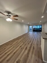 8650 Gulana Ave, Unit L2168 in Los Angeles, CA - Building Photo - Building Photo