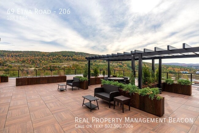 Treetops in Lebanon, NH - Building Photo - Building Photo