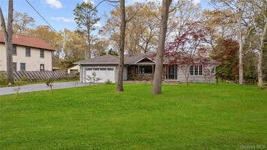 257 Southlawn Ave in Central Islip, NY - Building Photo - Building Photo