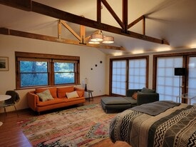 311 Palomar Rd in Ojai, CA - Building Photo