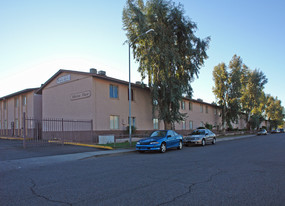 Mission Place in Phoenix, AZ - Building Photo