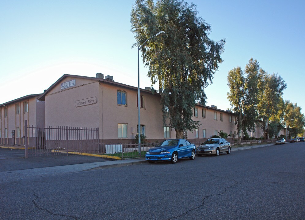 Mission Place in Phoenix, AZ - Foto de edificio