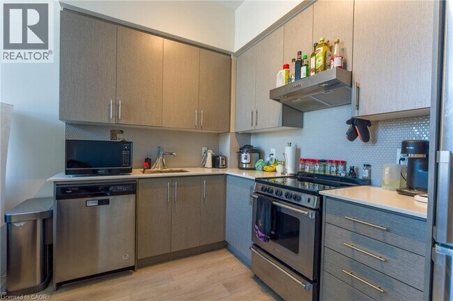 212 King William St in Hamilton, ON - Building Photo - Building Photo