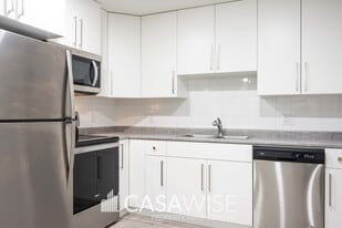 17507-17565 65 St NW in Edmonton, AB - Building Photo