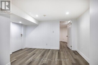 2003 Cedarwood Ct in Pickering, ON - Building Photo - Building Photo