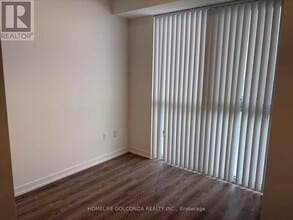 8 Interchange Wy in Vaughan, ON - Building Photo - Building Photo