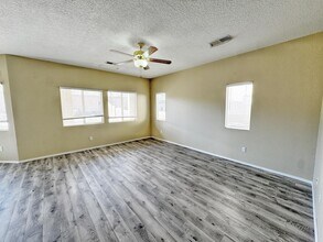 1131 Pacaya Dr NW in Albuquerque, NM - Building Photo - Building Photo