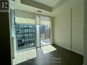 17 Dundonald St in Toronto, ON - Building Photo - Building Photo